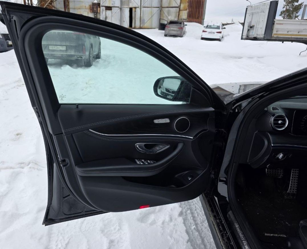 Mercedes-Benz E-CLASS 200 4MATIC Sport