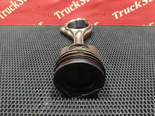 Поршень с шатуном 2021г