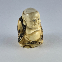 Статуэтка нэцкэ Хотей на удачу