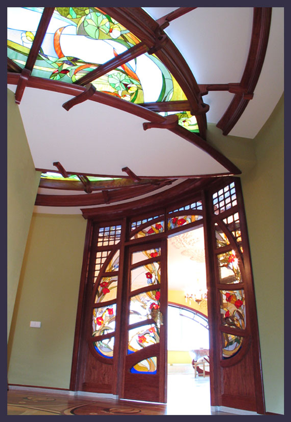 Витражи , UV фотопечать , объёмная UV фотопечать , ультратонкие ( 7 мм ) световые панели.