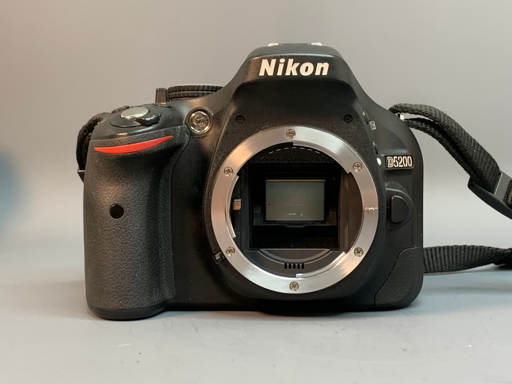 Nikon D5200 kit 18-55mm 3.960 кадров