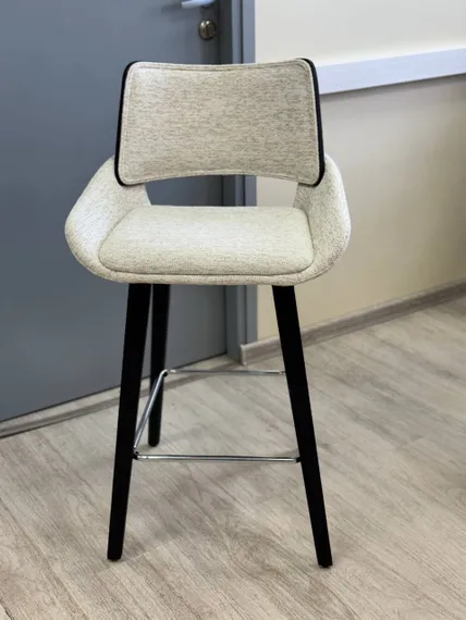 Полубарный стул Laspi бежевый