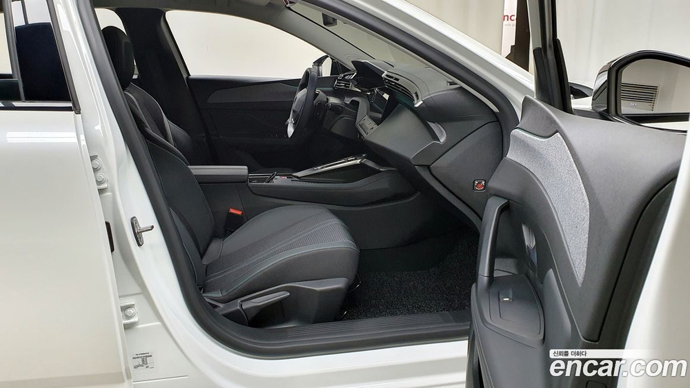 Peugeot 308 3 Generation 1.5 BlueHDi 알뤼르 (08.2022)