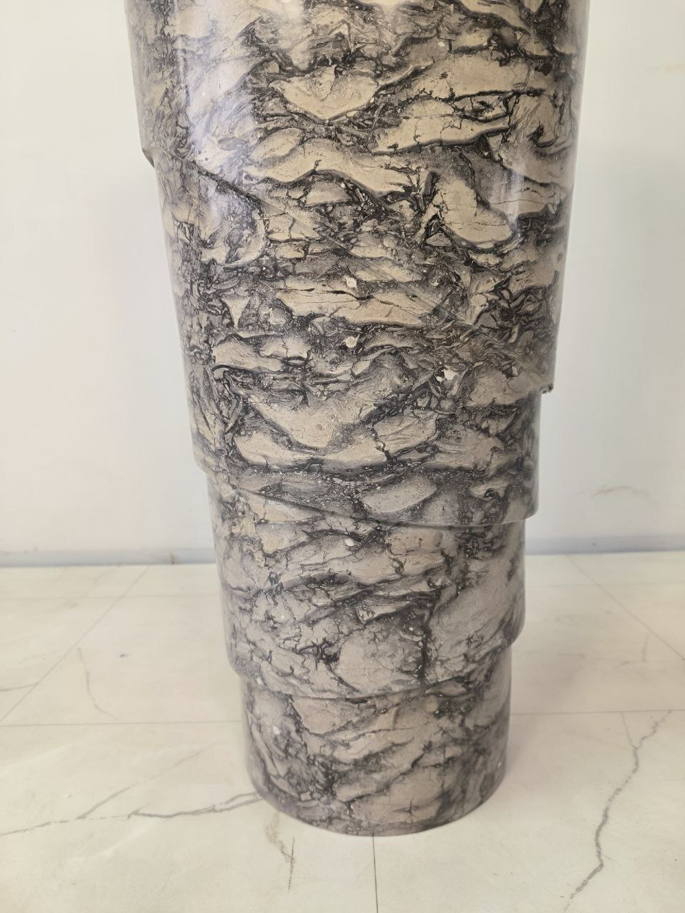 Раковина напольная из мрамора Pedestal Doreng Spiral MN-65926 40х40х90