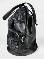 Женская большая плетеная сумка черного цвета