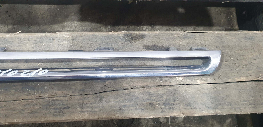 Молдинг решетки радиатора Mercedes GLE (W166) 15-18 Б/У Оригинал A1668881585