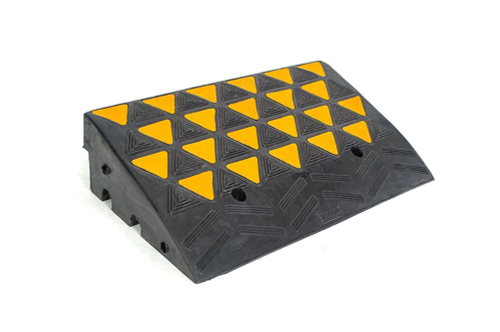 Съезд с бордюра резиновый 150 средняя часть