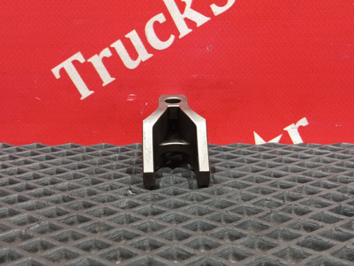 Кронштейн форсунки двигателя 2019 г.