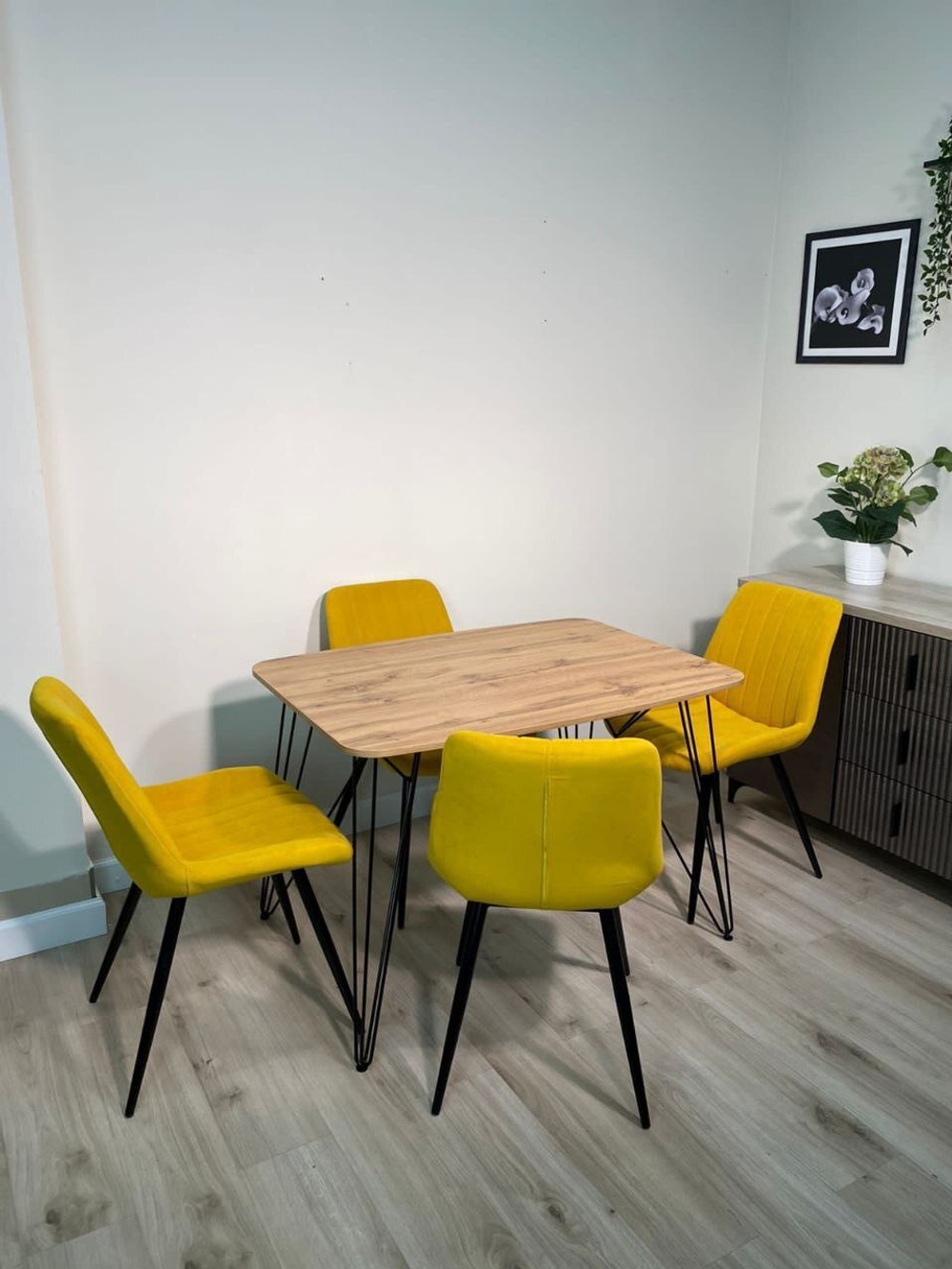 Стол на металлических опорах Талас