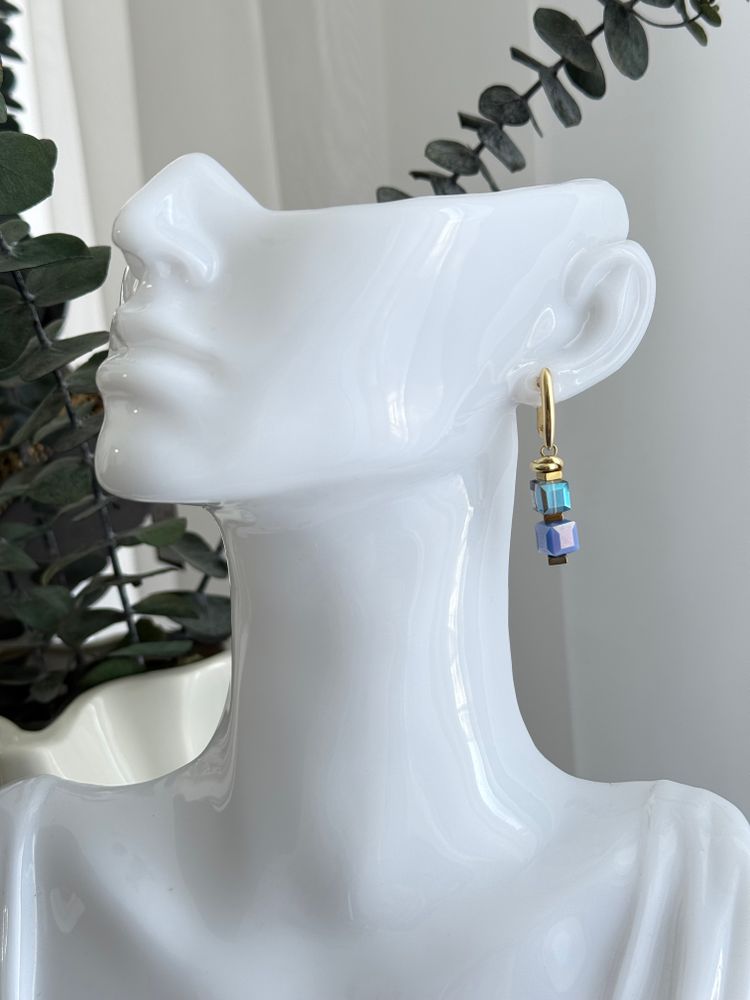 Серьги из голубых и синих кубиков Swarovski с гематитом и кристаллами, оттенок золото