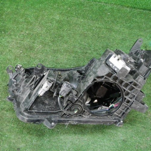 Фара правая Toyota RAV4 4 CA40 (2015-2019) LED
