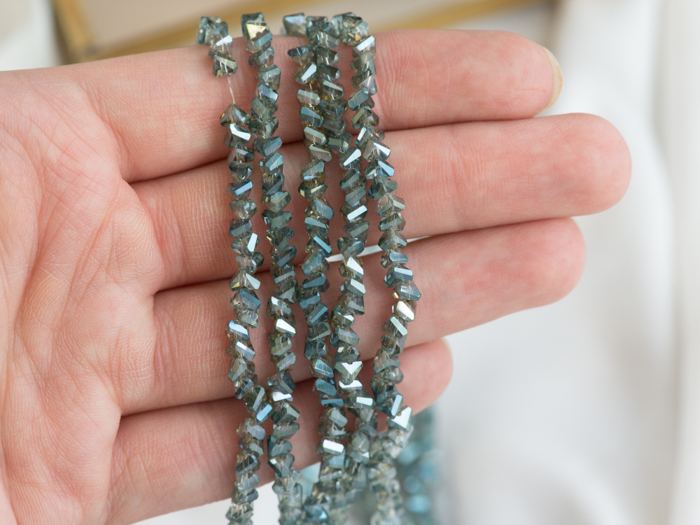 ХТР4-сз Стекло граненое треугольник 4*3мм, серо-зеленый, 35см