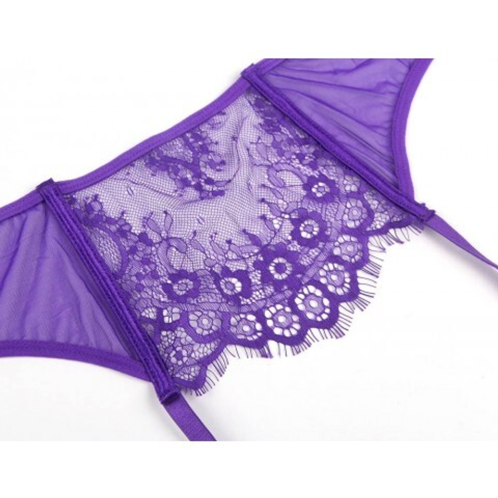 Комплект белья лиловый: бра, стринги и пояс с ремешками (размер M-L)