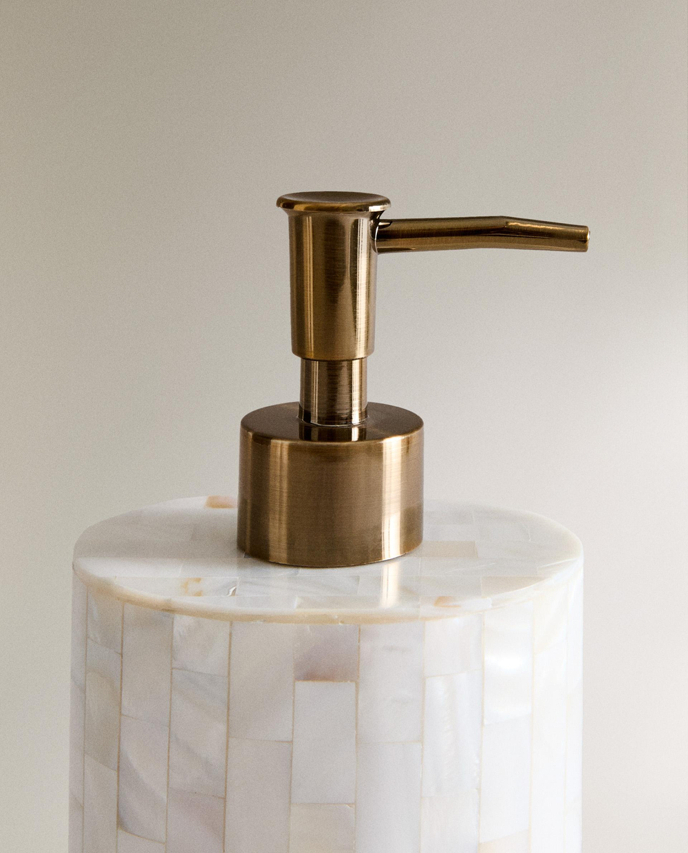Zara Home дозатор для жидкого мыла, перламутр, светло-бежевый