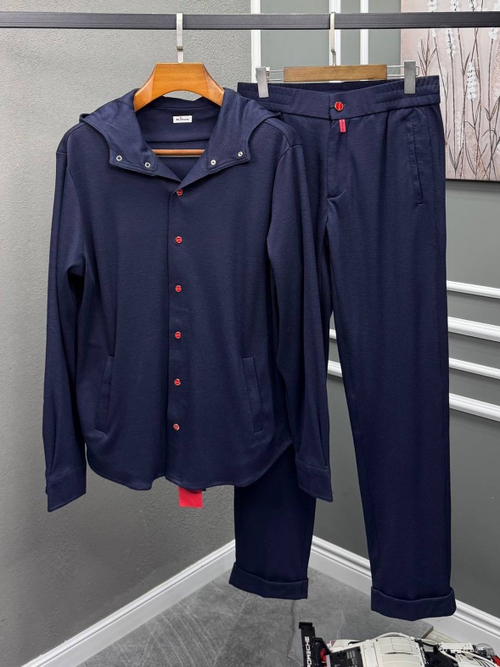 Кашемировый костюм Kiton