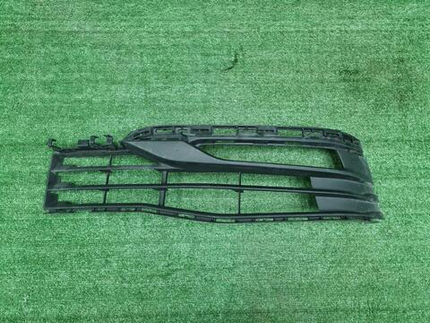 Накладка ПТФ левая BMW 5er G30 (2017-2020)