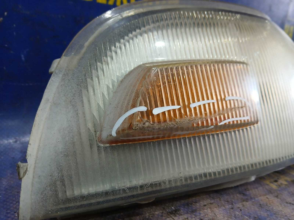 Габарит правый TOYOTA SPRINTER 1991