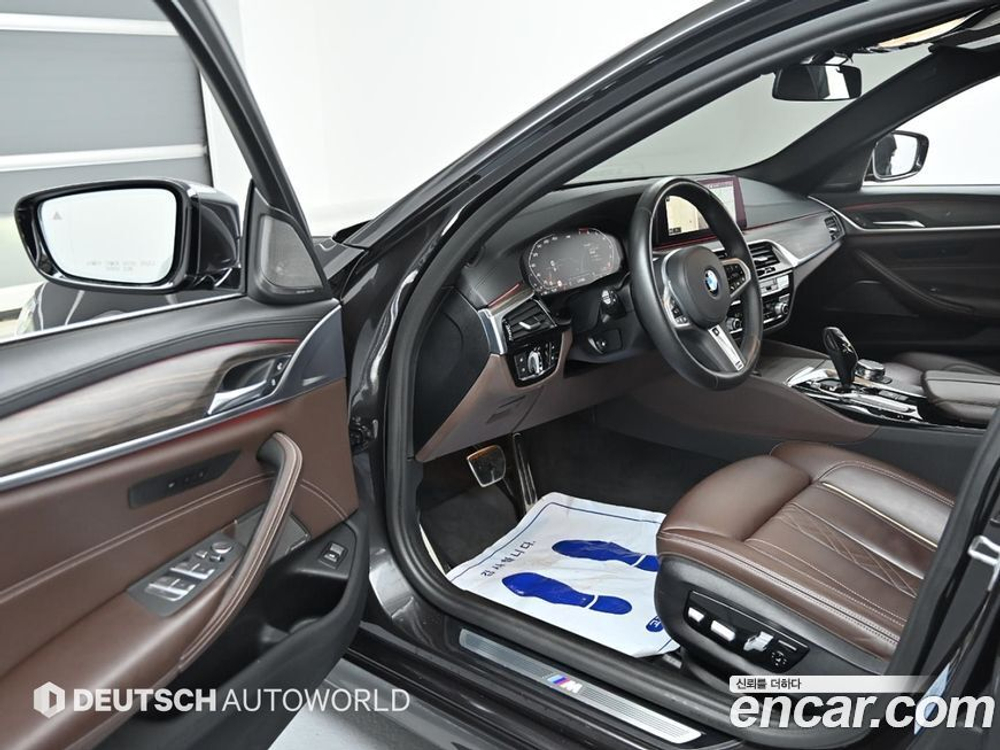 BMW 5 Series (G30) 520i M Sports (08.2020)