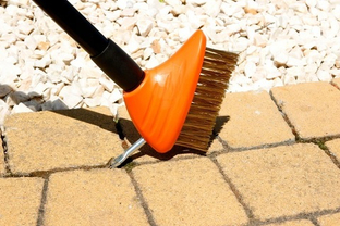Уход за тротуарной плиткой.