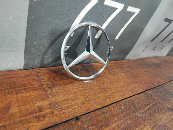 Эмблема крышки багажника Mercedes GLS (X167) 19-нв Б/У Оригинал A1678171300