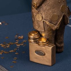 Статуэтка Кролик Роджер Бронза