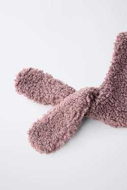 ZARA ШАПКА ИЗ ИСКУССТВЕННОЙ ОВЧИНЫ С ВОРОТНИКОМ, МАДЖЕНТА