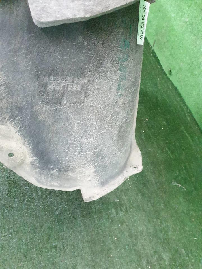 Подкрылок задний левый Mercedes GLC X253 (2015-2019)