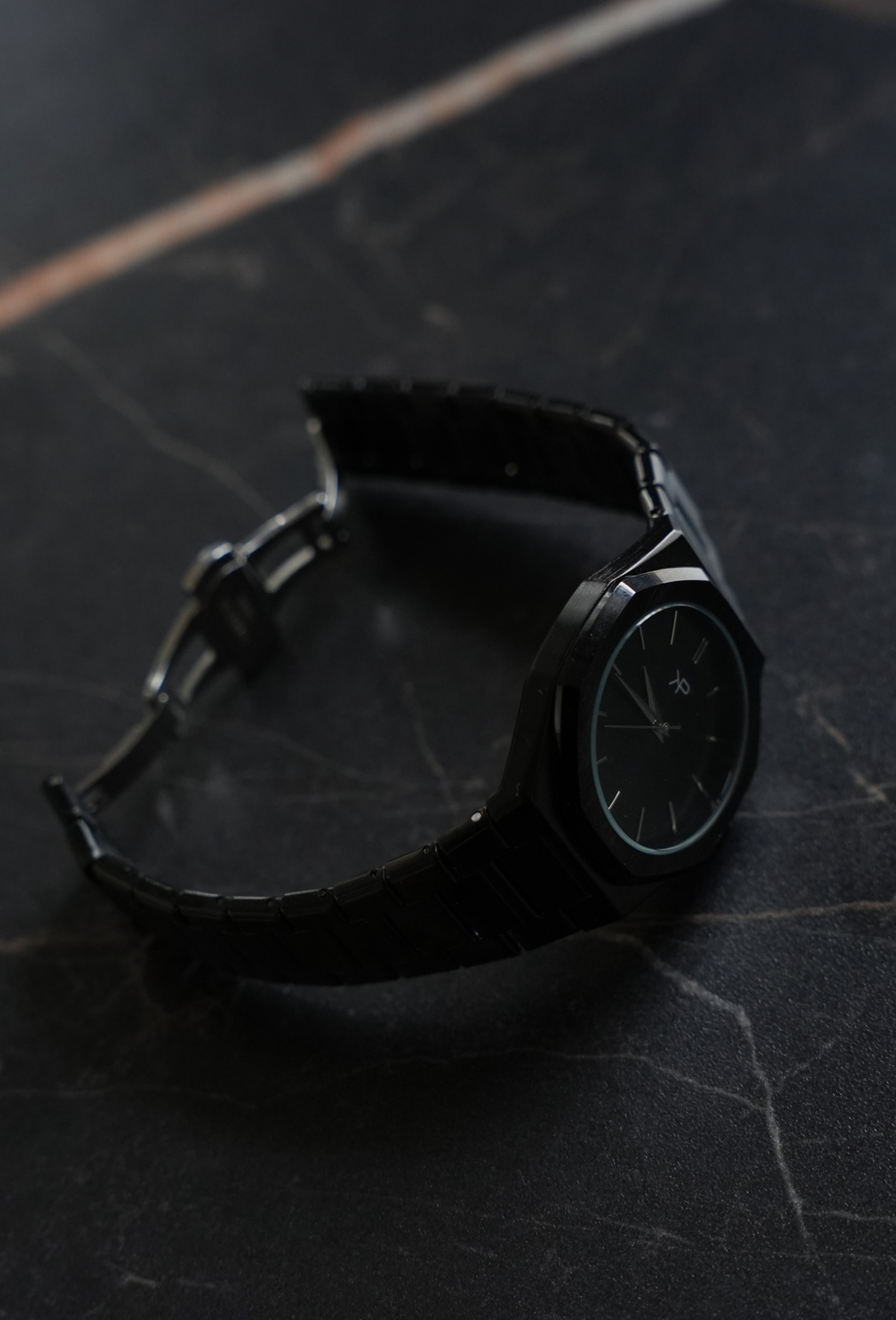 Часы наручные черные