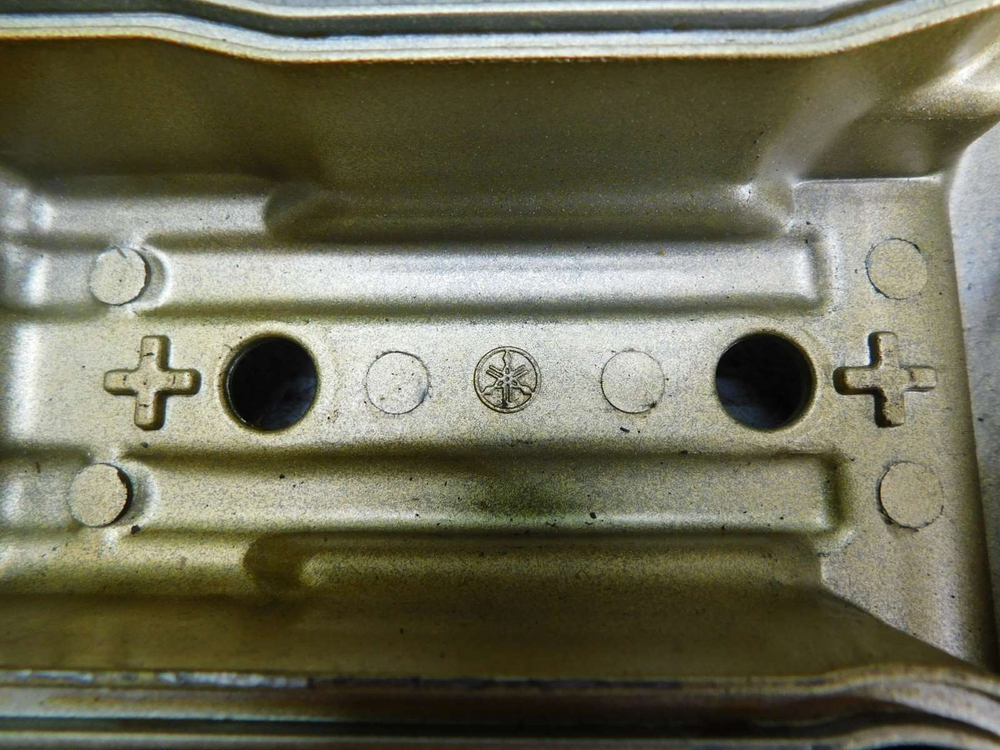 крышка клапанная Yamaha V-Max 1200