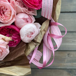 × 2 + 1 Слова любви — букет ароматных розовых роз коллекции Фея розы