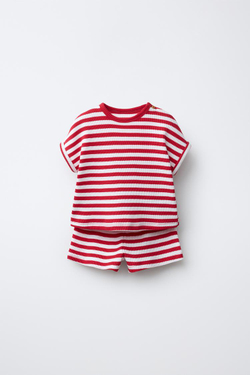 ZARA КОМПЛЕКТ ИЗ ФУТБОЛКИ И ШОРТОВ WAYAS WAFFLE, КРАСНЫЙ