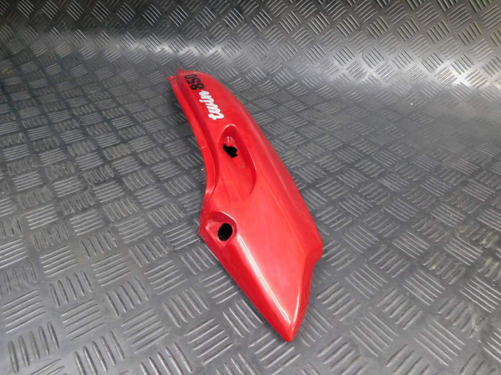 Пластик задний правый Yamaha TDM850 RN03J 2001 4TX-2472K-00