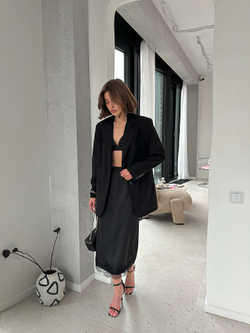 Юбка из шелка с кружевом миди черная