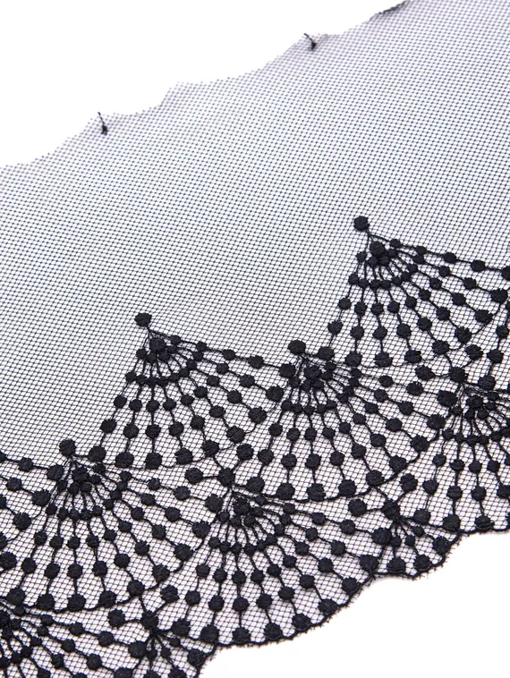 05-148 Вышивка на неэл. сетке 19 см, черный