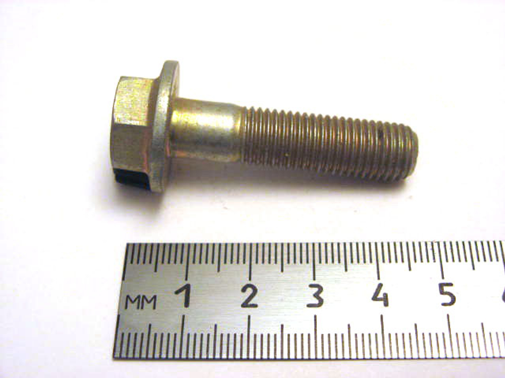Болт10х 40х1,25 с буртиком кронштейна дв.и генератора 2112 (ОАО «БелЗАН»)