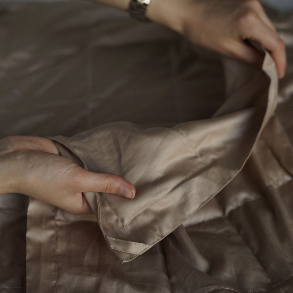 Прохладное утяжеленное одеяло Obyatia со стеклянными микросферами 140х200 / 8кг