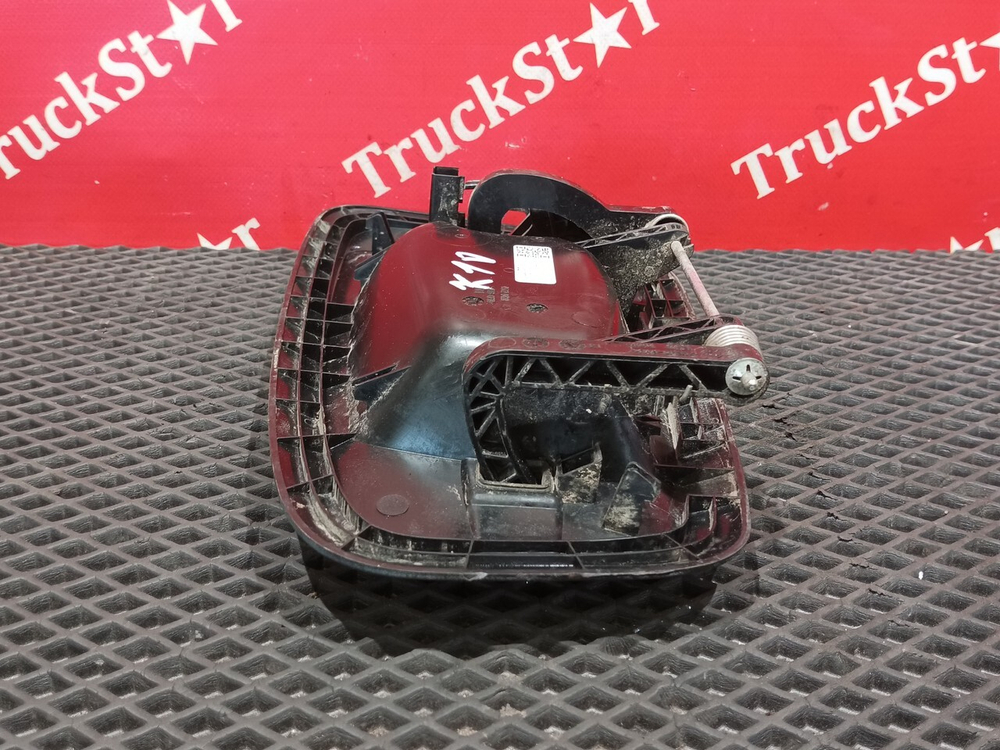 Ручка двери наружная правая 2023г.