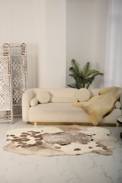 Ковер Мосси из некрашенных шкур с пятнами для интерьера