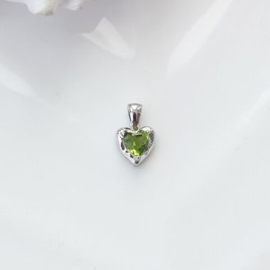 Подвеска Сердце с зелёным фианитом, 12*8 мм, родий, П306