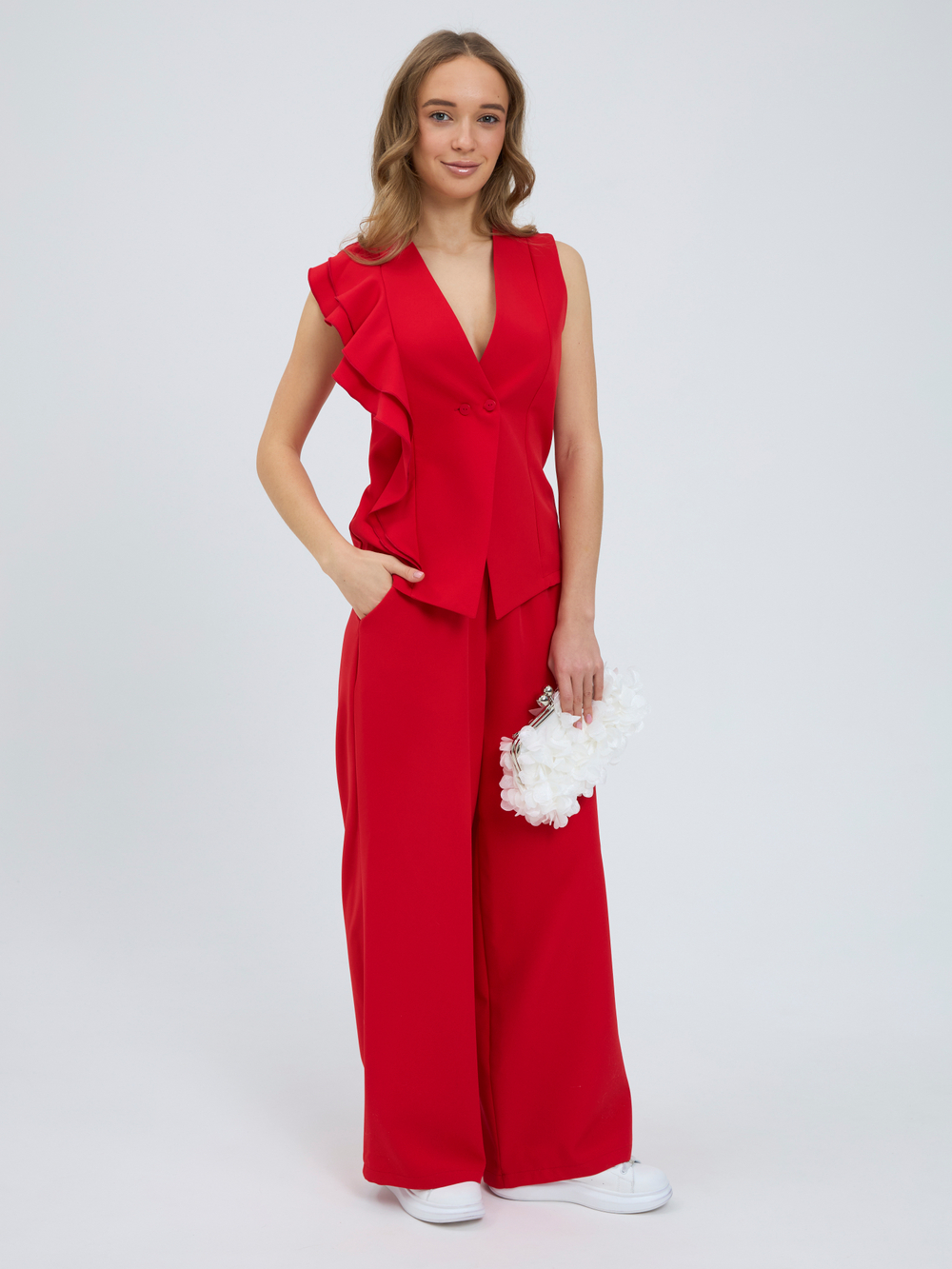Костюм нарядный двойка брючный с жилеткой красный