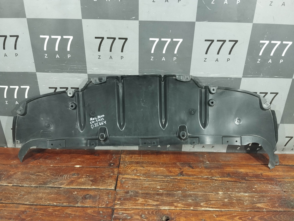 Пыльник заднего бампера Mercedes CLA (C118) 19-нв Б/У Оригинал A1186805100