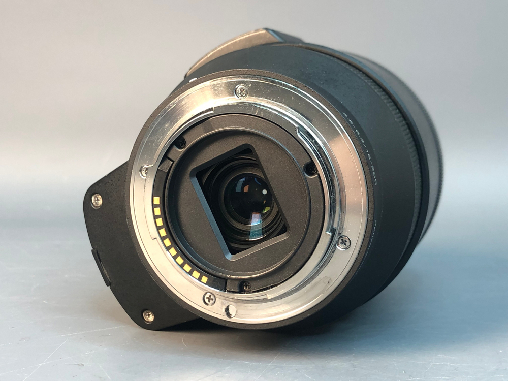 Sony 18-200mm f/3.5-6.3 E PZ