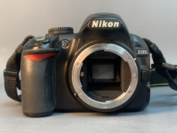 Nikon D3100 Kit 18-55mm 59340 Кадров