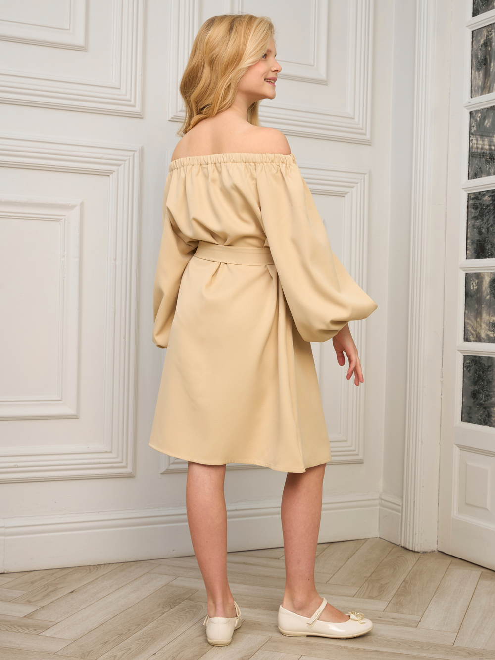 Платье нарядное для девочки бежевое