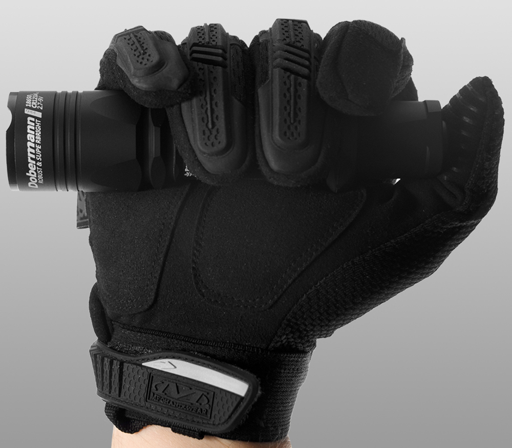 Фонарь светодиодный тактический Armytek Dobermann Pro XHP35 HI, 1700 лм, аккумулятор