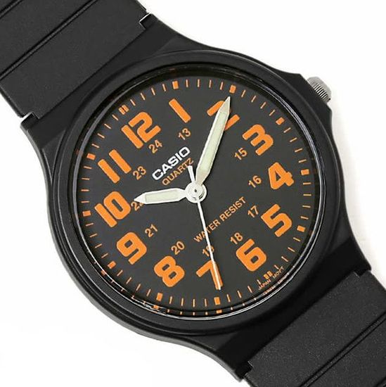 японского бренда Casio  Collection модель MQ-71-4B