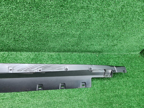 Накладка порога правая BMW 1er F40 (19-нв) M-paket