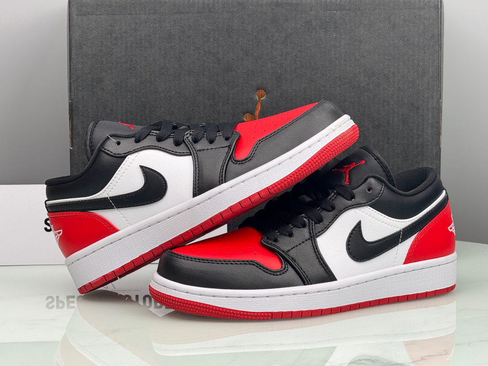 Nike Air Jordan 1 Low Bred Toe