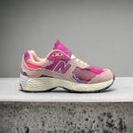 New Balance 2002R • Pink