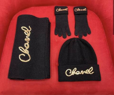 Комплект CHANEL (шапка + шарф + перчатки)